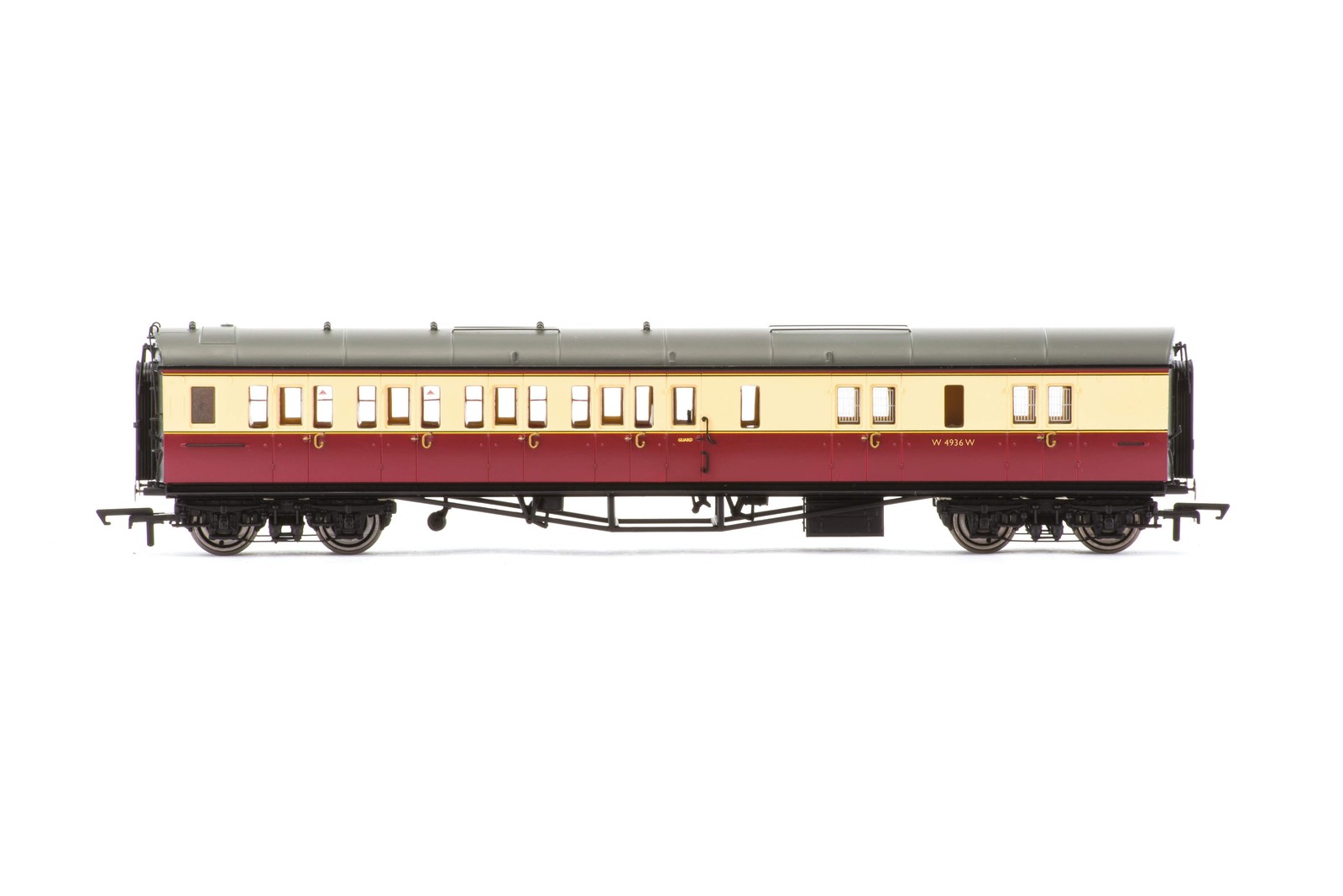 Hornby R40472 OO Gauge BR Collet Coaches Corridor Brake Third LH 4936