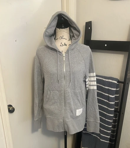 Felpa donna Thom Browne quattro righe grigia con cappuccio e zip taglia L 4 lusso