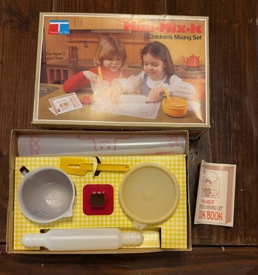NEW Tupperware Toys MINI MIX IT Childrens Mixing Set 1979 Complete Unused