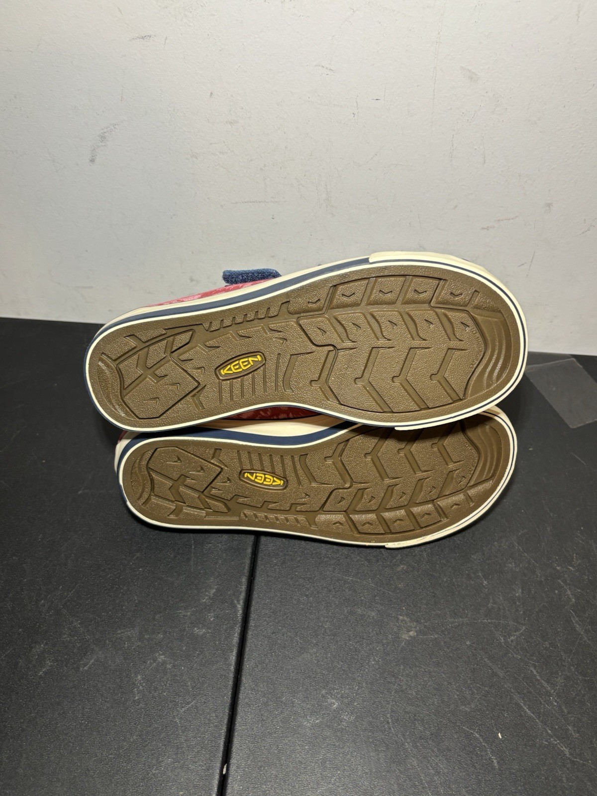 Scarpe Keen Sula rosa stampa ghepardo nuove con scatola 7 donna linguetta a quadri con gancio e passante