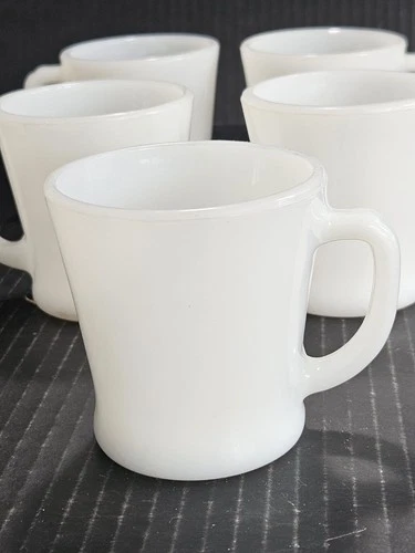 FIVE Vntg Fire King Anchor Hocking D Handle 8oz Milk Glass Coffee Cups/Mugs USA