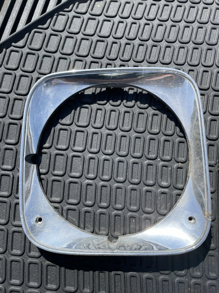 Usado 71 1971 Chevelle El Camino GMC SPRINT ORIGINAL GM Juego de bisel de faros Foto 3 de 4