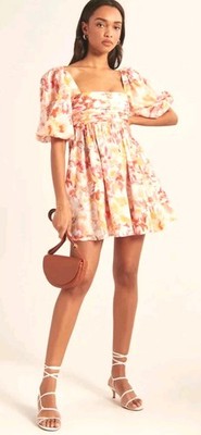emerson ruched puff sleeve mini dress European Summer Outfits Aesthetic - What to Wear in Europe in Summer