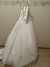 wedding gown size 10
