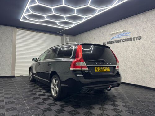 2017 Volvo V70 2.0 D4 SE Lux Auto Euro 6 (s/s) 5dr ESTATE Diesel Automatic - Picture 3 of 24