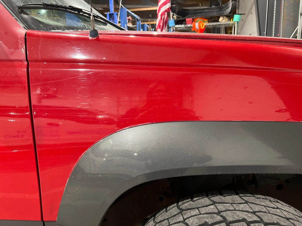 1995 - 1999 Chevy Suburban 2500 Passenger RH Right Victory Red-74U Fender Foto 2 de 4