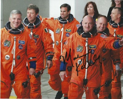 Mark Kelly NASA Engineer Signed REPRINT 8.5 x 11 Photo FREE SHIPPING Senator