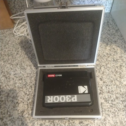 Kodak Mini 3 Retro P300R Portable Instant 3x3 Photo Printer Print from Phone - Picture 8 of 9