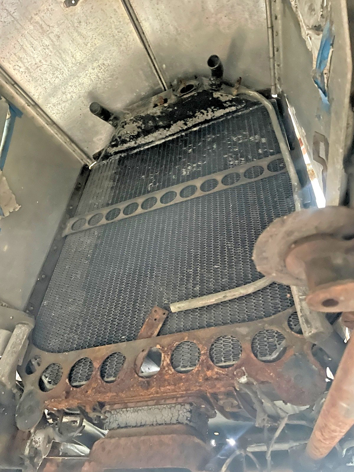 ROLLS ROYCE PREWAR PHANTOM III V12 RADIATOR. HUGE BENTLEY USED PARTS INVENTORY