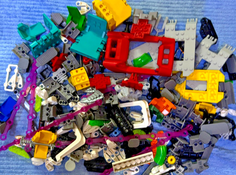LEGO TECHNIC & Related Parts Joblot Random Mix