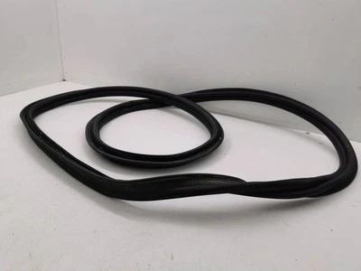 Renault Clio V 2023 Joint en caoutchouc pour coffre de hayon arrière AMD113953 - Photo 1/4