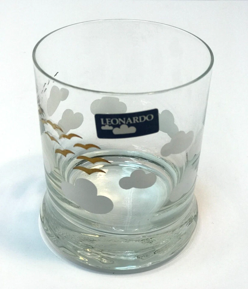 Vasos de whisky Leonardo Old Fashion nubes blancas y pájaros dorados vajilla Foto 4 de 4