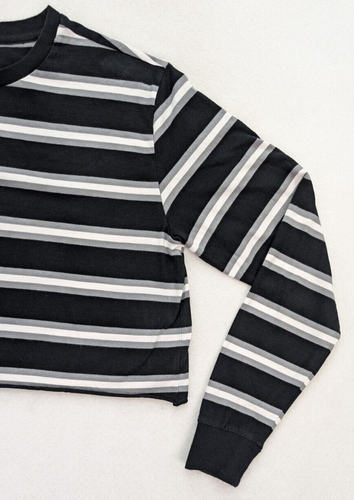 No Boundaries Women's Crop Top Size M Black Gray Striped Long Sleeve Crew Neck - Picture 5 of 17