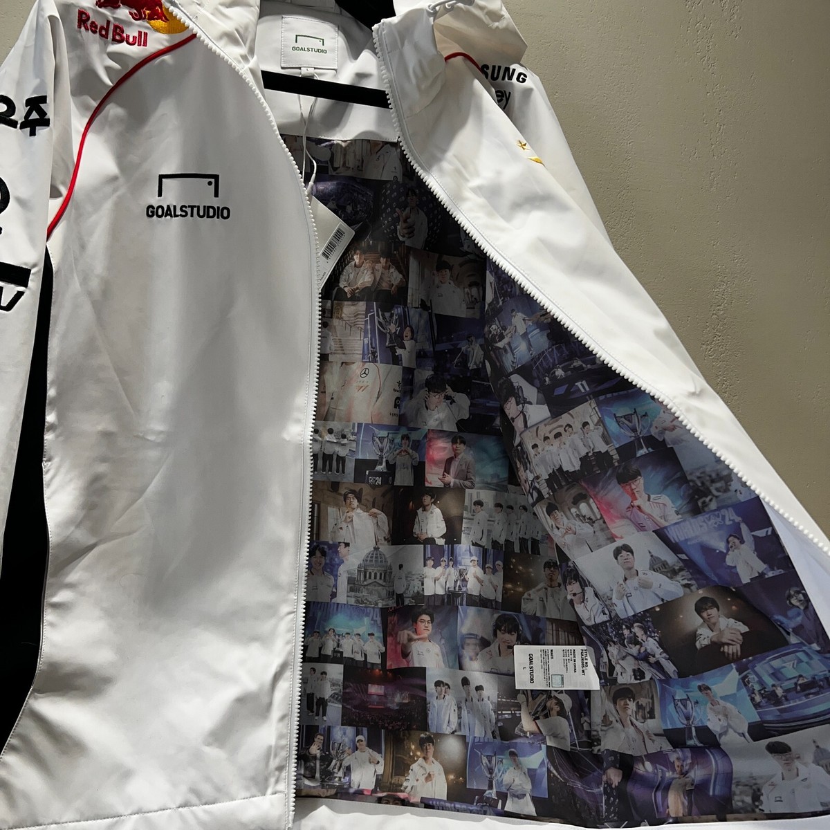 T1 24 World Champions ユニフォームジャケット size M T1 24 World Champions ユニフォームジャケット size M - メルカリ