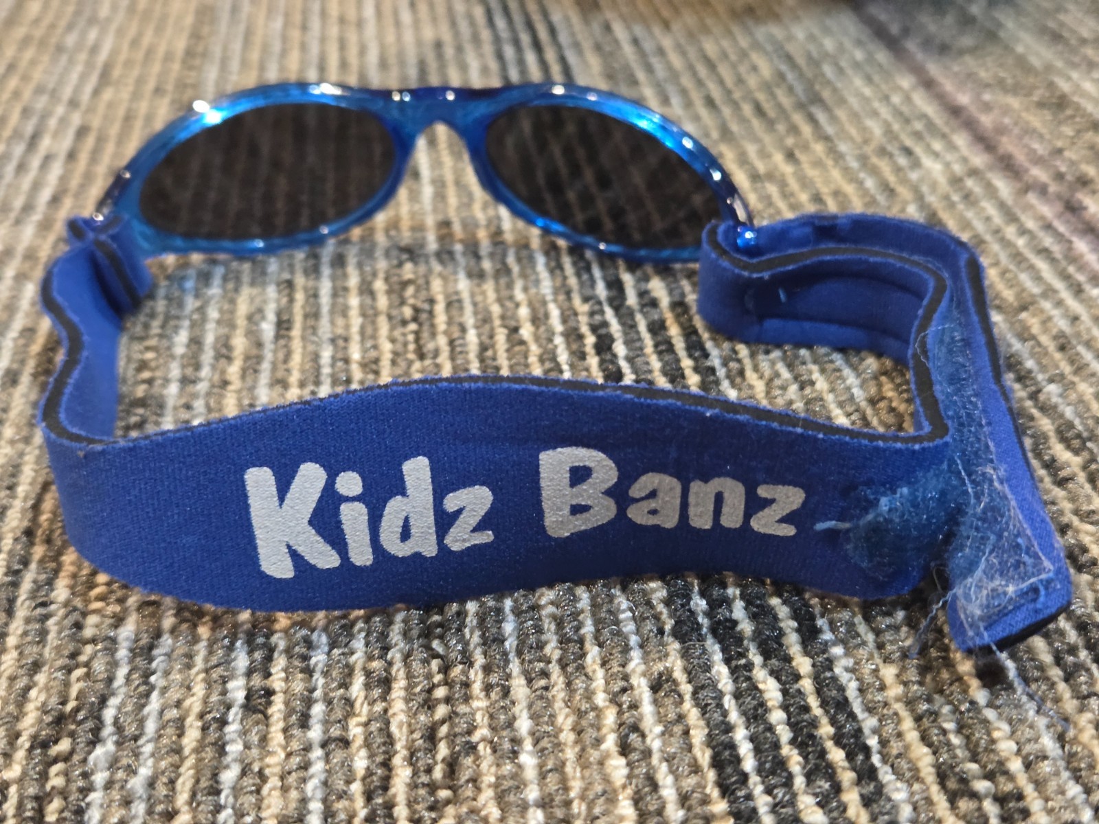 Baby Banz Bubzee Wrap Around sunglasses blue with neoprene elastic strap 