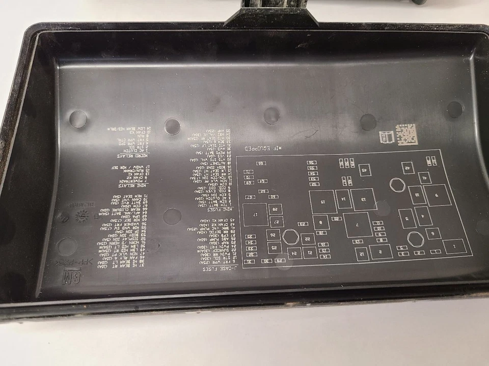 2013 CADILLAC XTS Fuse Box Engine Foto 4 de 4