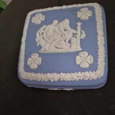 Vintage Wedgwood Blue Jasperware Trinket Box. Classic Design. 11cm Diameter.