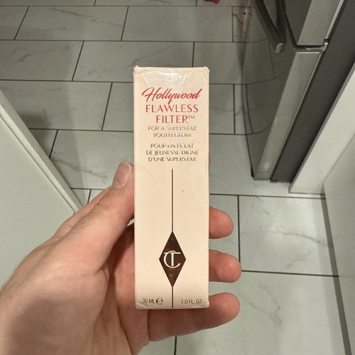 Charlotte Tilbury Hollywood Flawless Filter 2 Fair/Pale Full Size Damaged Box
