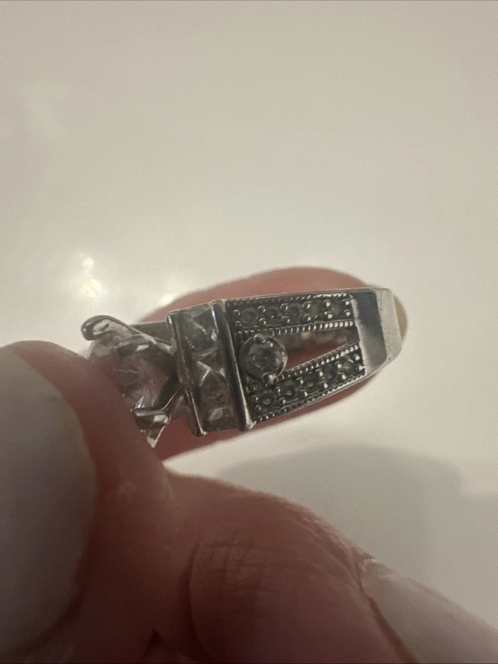 Impresionante alianza de boda de diamantes con piedra central de 1,5 quilates tamaño 5,5 Foto 2 de 4