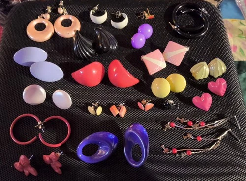 Vintage Costume Jewelry Earrings Lot (21 Pairs). Multiple Colors And Styles