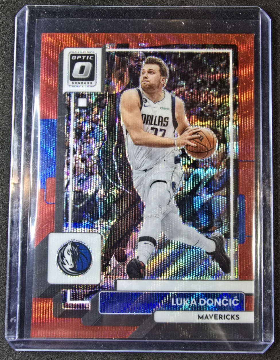 Luka Doncic 2022-23 Panini Donruss Optic Red Wave #160 Mavericks Lakers