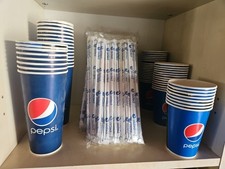 Pepsi Lotto Pubblicitario Composizione Bicchieri Carta E Cannucce In Plastica 