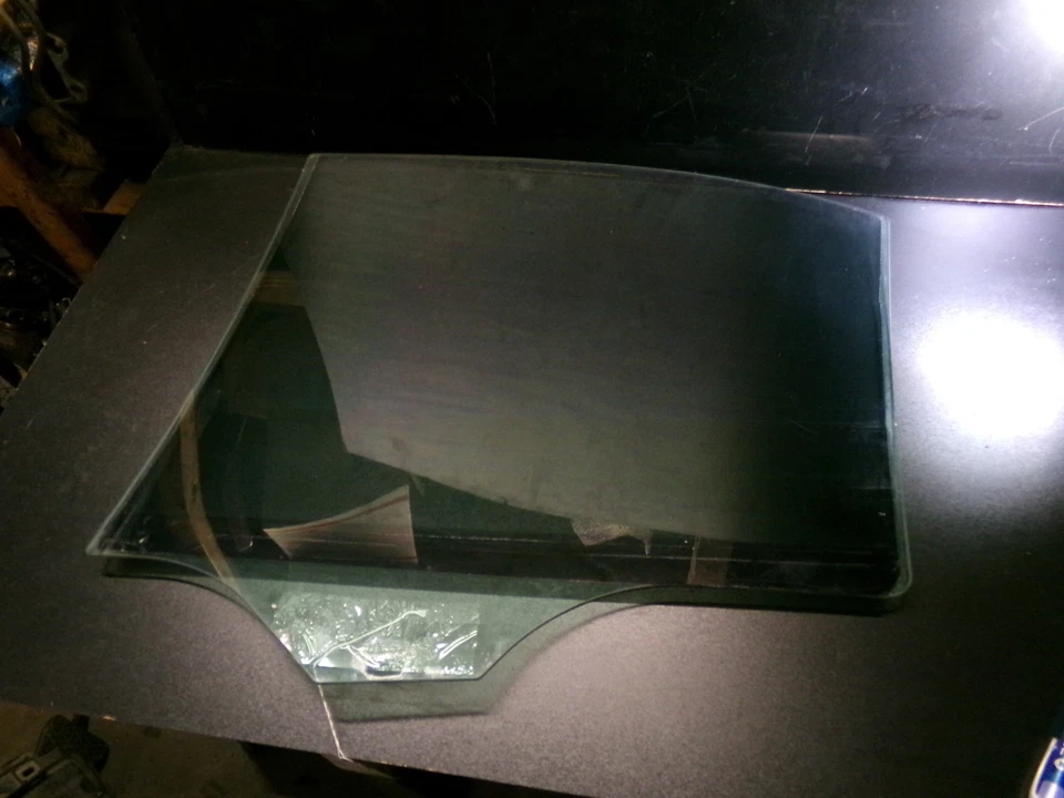 Cristal ventana puerta trasera derecha 43R-001582 08-15 mercedes-benz w204 c300 c250 c350 Foto 2 de 4