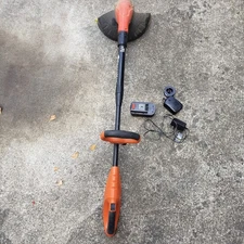 BLACK DECKER NST2018 18v 12'' Grasshog Cordless String Trimmer+battery+charger