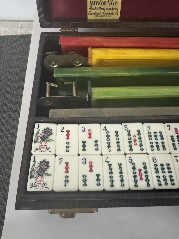 Vintage Majong Game Set W 5 Bakelite Trays  Marbleized Swirl 168 Pieces - Image 2 of 4