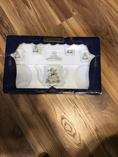 Reutter Porzellan MJ Hummel Miniature Tea Set 7 pieces of Little Girl