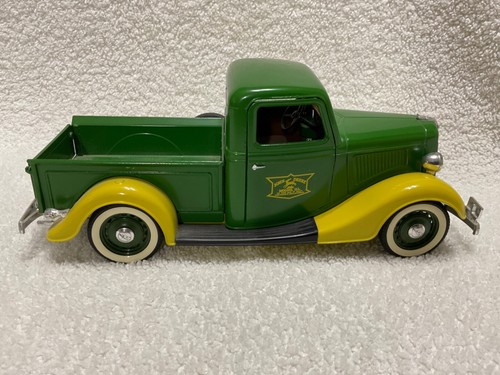 Solido 1936 Ford V8 John Deere Pickup Truck 1/19 scale Diecast - Picture 2 of 10