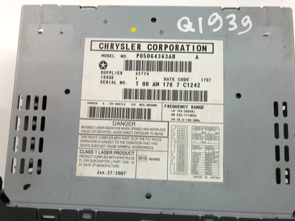 Q1939 JEEP CD RADIO CONTROL P05064363AB [PIN/CODE NOT INCLUDED] - Image 3 of 4