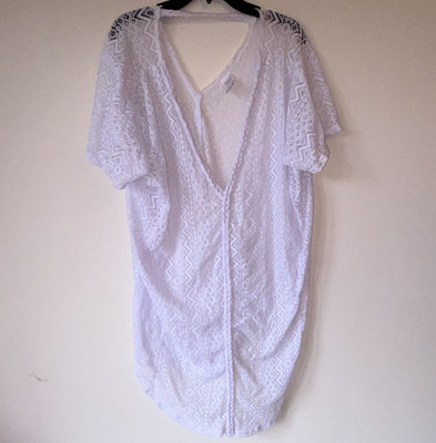 Time and Tru Women s White Lace Geometric V-Neck Short Sleeve Top Size 1X