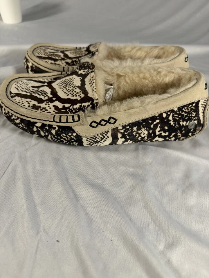Mocasines de piel con estampado de piel de serpiente UGG Australia para mujer talla 7 marrón/blanco Foto 4 de 4