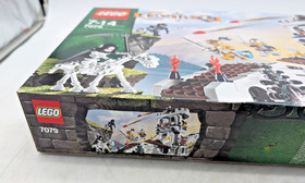LEGO 7079 Drawbridge Defense New MISB Sealed Castle Kingdoms Fantasy Gold Knight