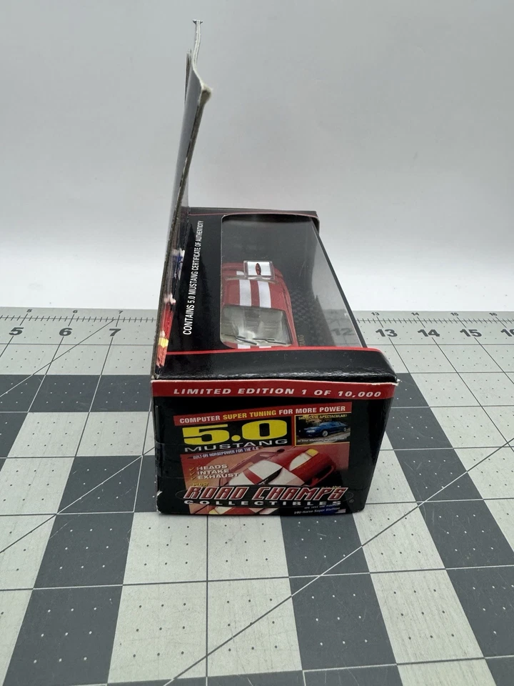 Road Champs 96 1996 Mustang - Cargador Mustang 5.0 rojo/blanco 1/43 1 de 10 k - RARO Foto 2 de 4