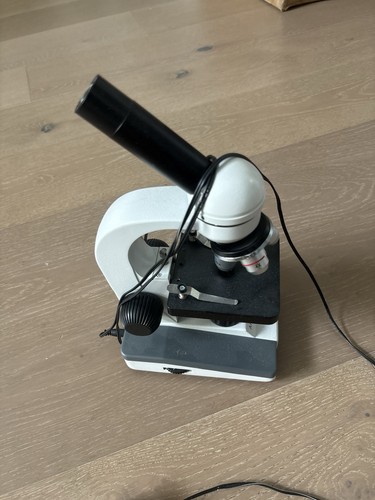 AmScope M150C 40x-1000x Portable Student Compound Microscope