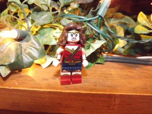 LEGO Wonder Woman DC Super Heroes Dawn of Justice Minifigure from 76087 76046 - Picture 2 of 9