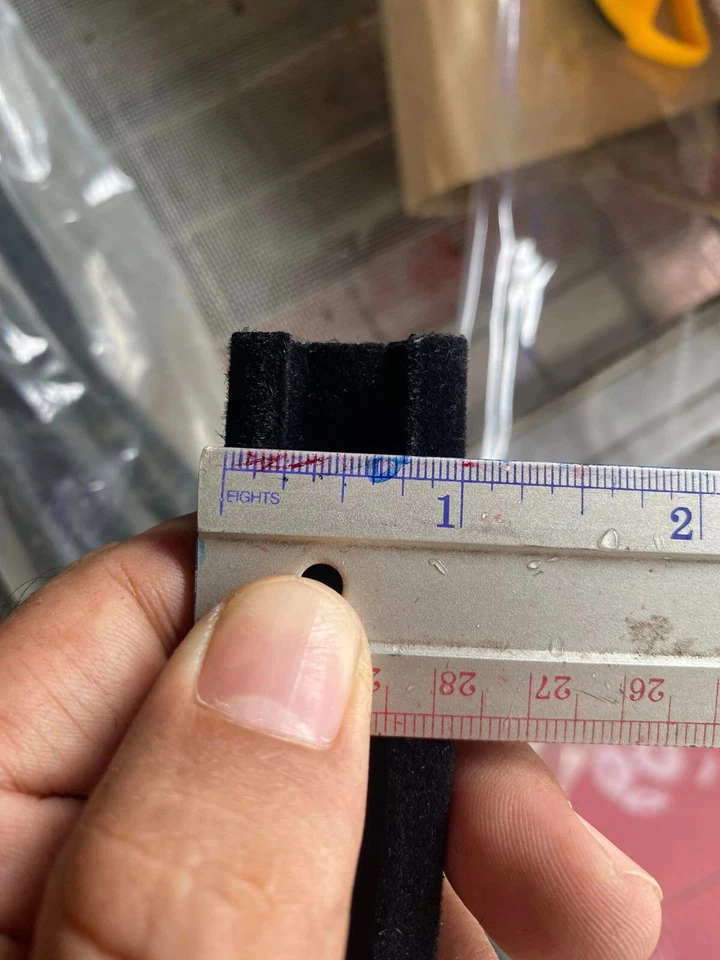 DATSUN 1300 1500 1600 510 SSS Bluebird PUERTA VENTANA VIDRIO Canal Fieltro Correr Goma Foto 4 de 4