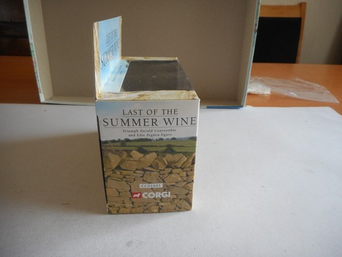 Corgi CC01601 Triumph Herald Con & Figure Last of The Summer Wine 1:43 + Box - Picture 10 of 12