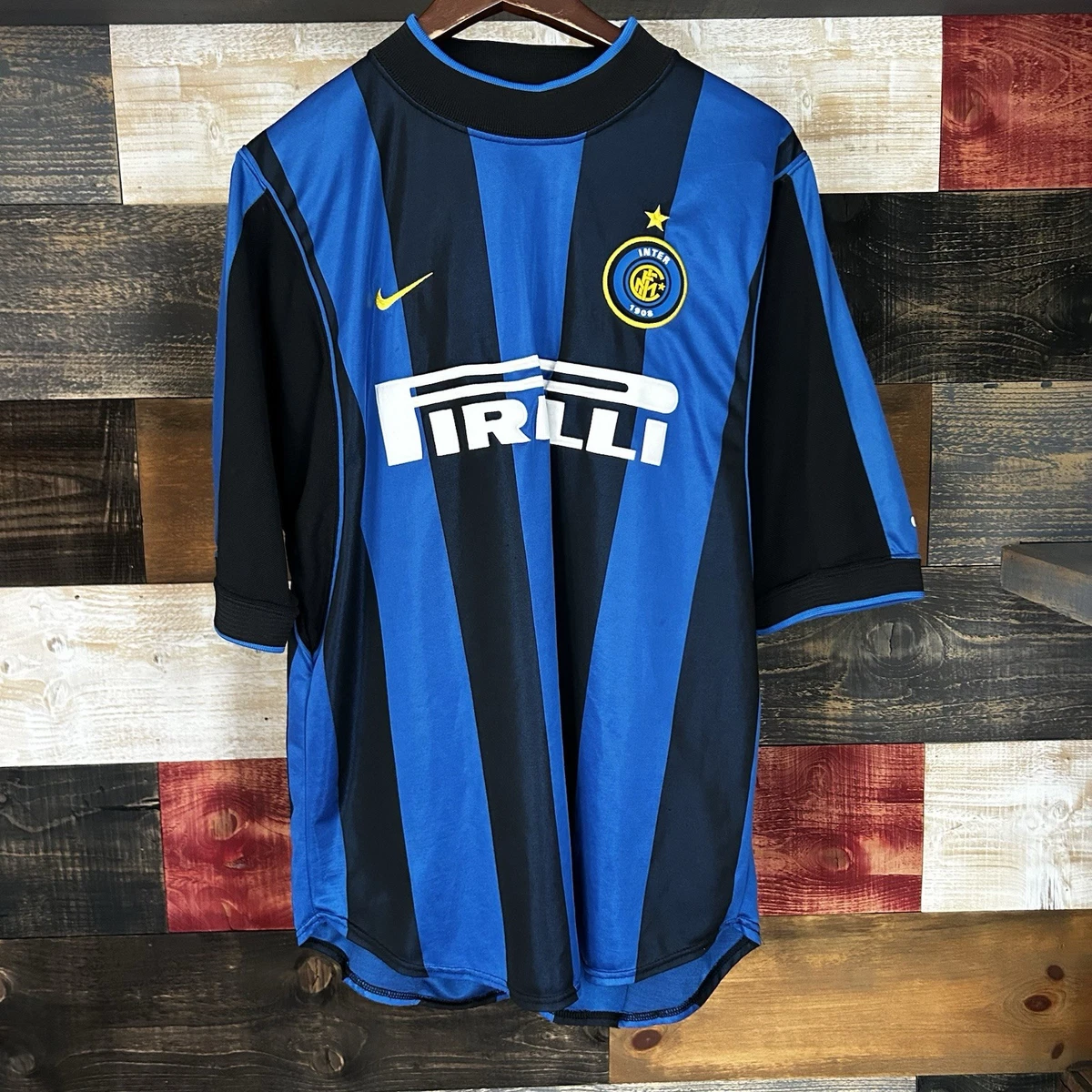 Preços baixos em Inter de Milão Clube Internacional de Camisas de