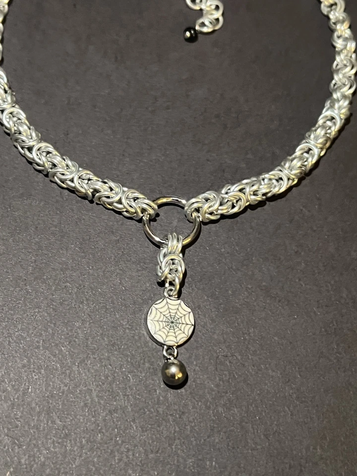 "Collar de malla bizantina hecho a mano con colgante de tela de araña 16""" Foto 3 de 4