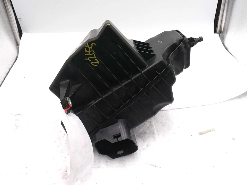 2011 Nissan Rogue Air Cleaner Assembly OEM 16500JG30B Used 78k Miles - Image 2 of 4