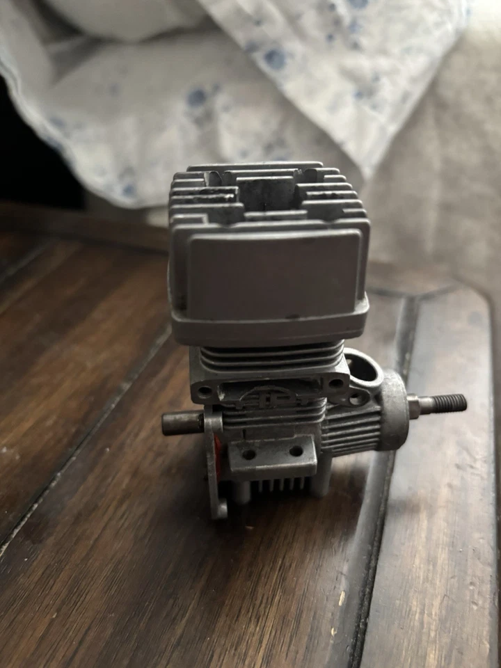 Motor de radiocontrol HPI Racing 15 FE Nitro de colección para piezas o restauración - sin probar Foto 2 de 4