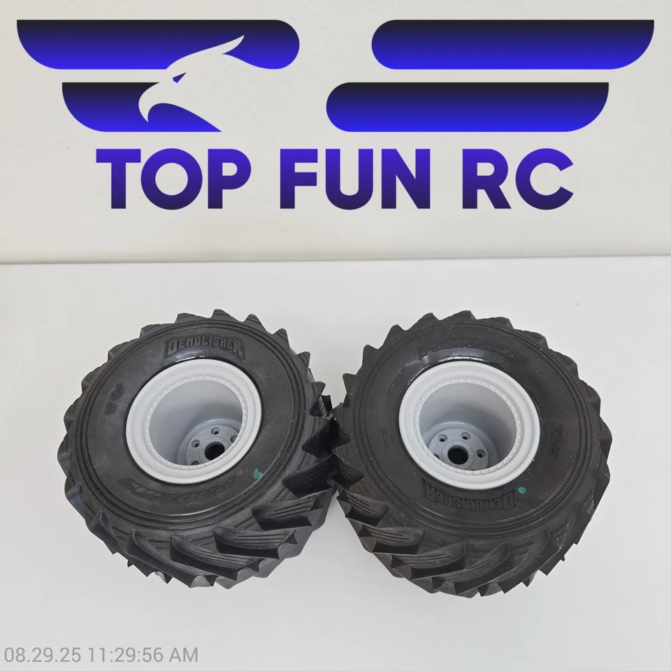 Pro-Line PRO1018715 2.6"/3.5" All Terrain Tires Mounted on LMT Gray-Open Package - Image 2 of 4