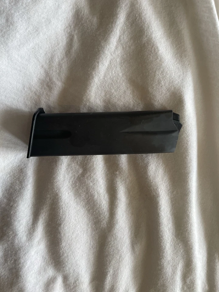 Cargador de fábrica Browning Hi-Power 9 mm 10 rondas vintage Foto 4 de 4