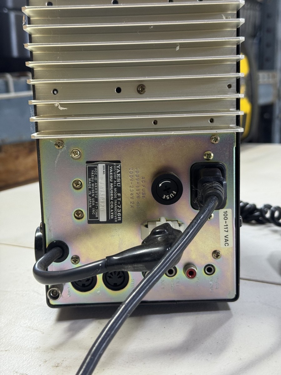 トランシーバー YAESU FT-736 144/430MHz TRANSCEIVER YAESU FT-736 All Mode Ham Radio VHF/UHF Transceiver 144