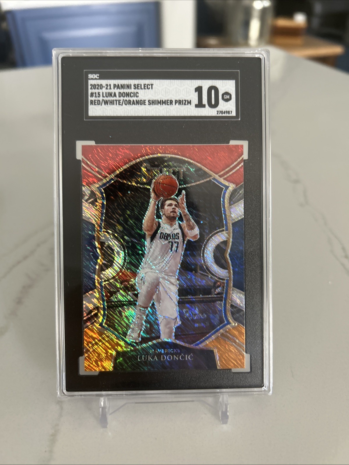 SGC 10 2020-21 SELECT LUKA DONCIC RED/WHITE/ORANGE SHIMMER PRIZM #15
