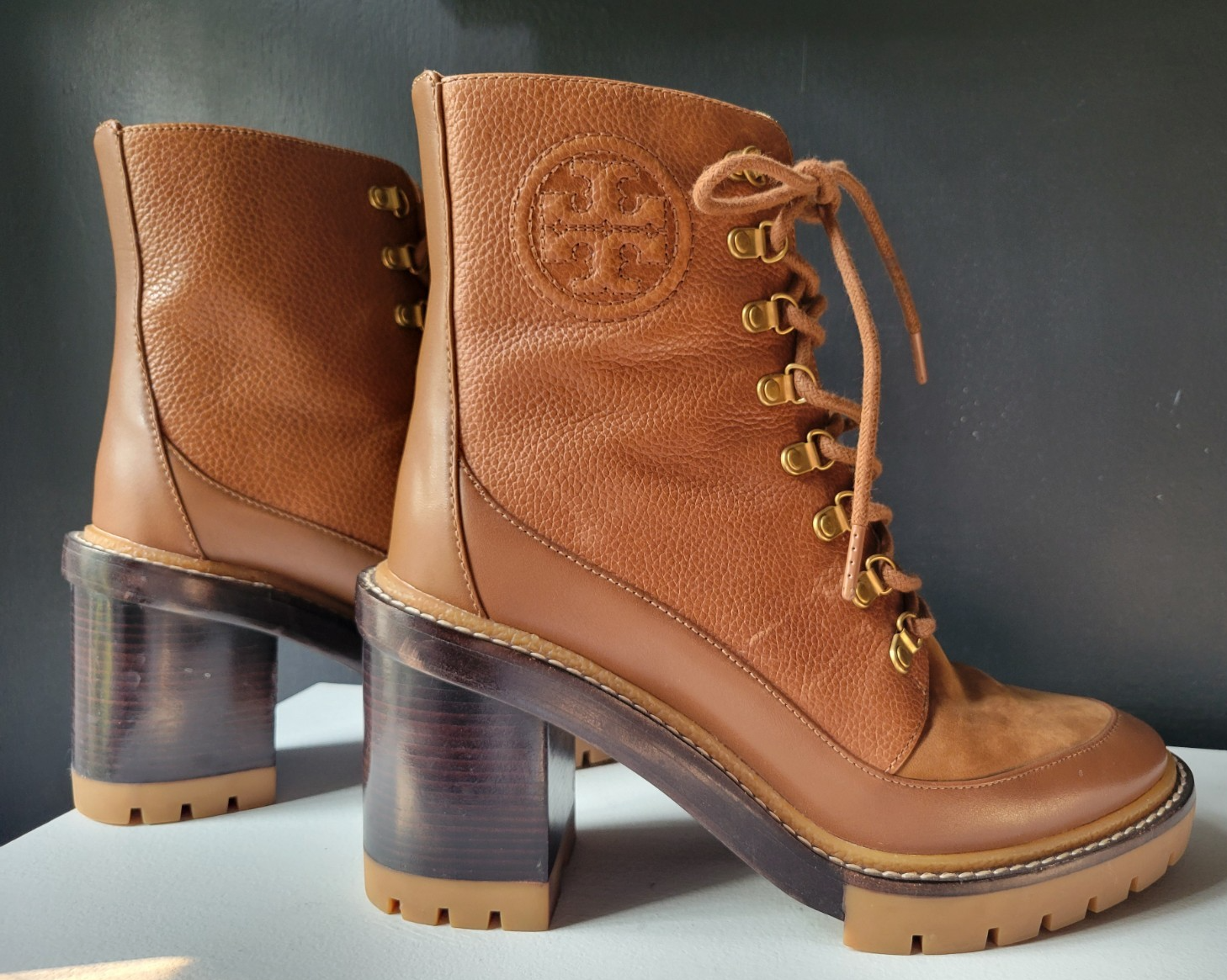 SAOLA STIVALETTO TORY BURCH MARRONE PELLE E CAMOSCIO SUOLA LUGG OTTIME CONDIZIONI Taglia 8