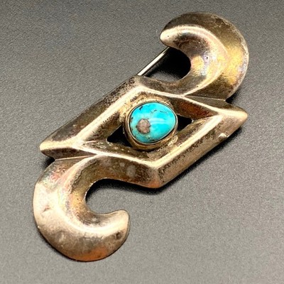 Vintage Navajo Native Turquoise Sandcast Silver Brooch Pin